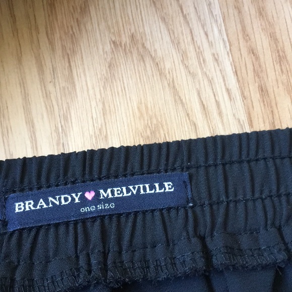 Brandy Melville skirt - Picture 3 of 3